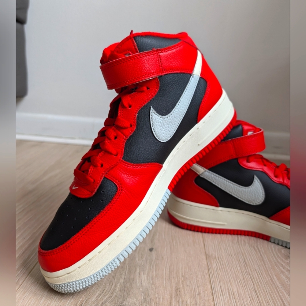 Size 9.5- Nike Air Force 1'07 LV8 Mid Split - University Red Black